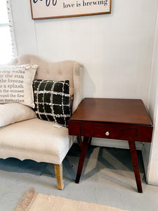 Set of 2 Modern End Tables